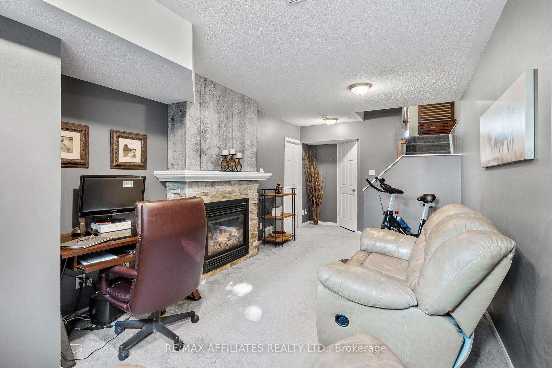 Photo 28 of 215 Catamount Court, Ottawa, Kanata - Emerald Meadows/Trailwest — HOMEH