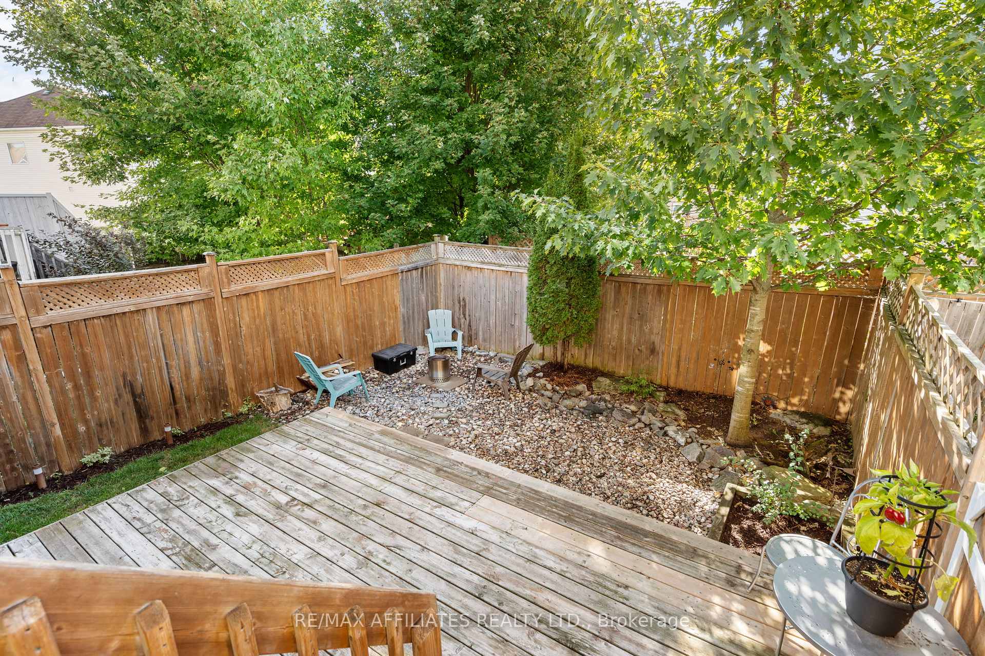 Photo 30 of 215 Catamount Court, Ottawa, Kanata - Emerald Meadows/Trailwest — HOMEH