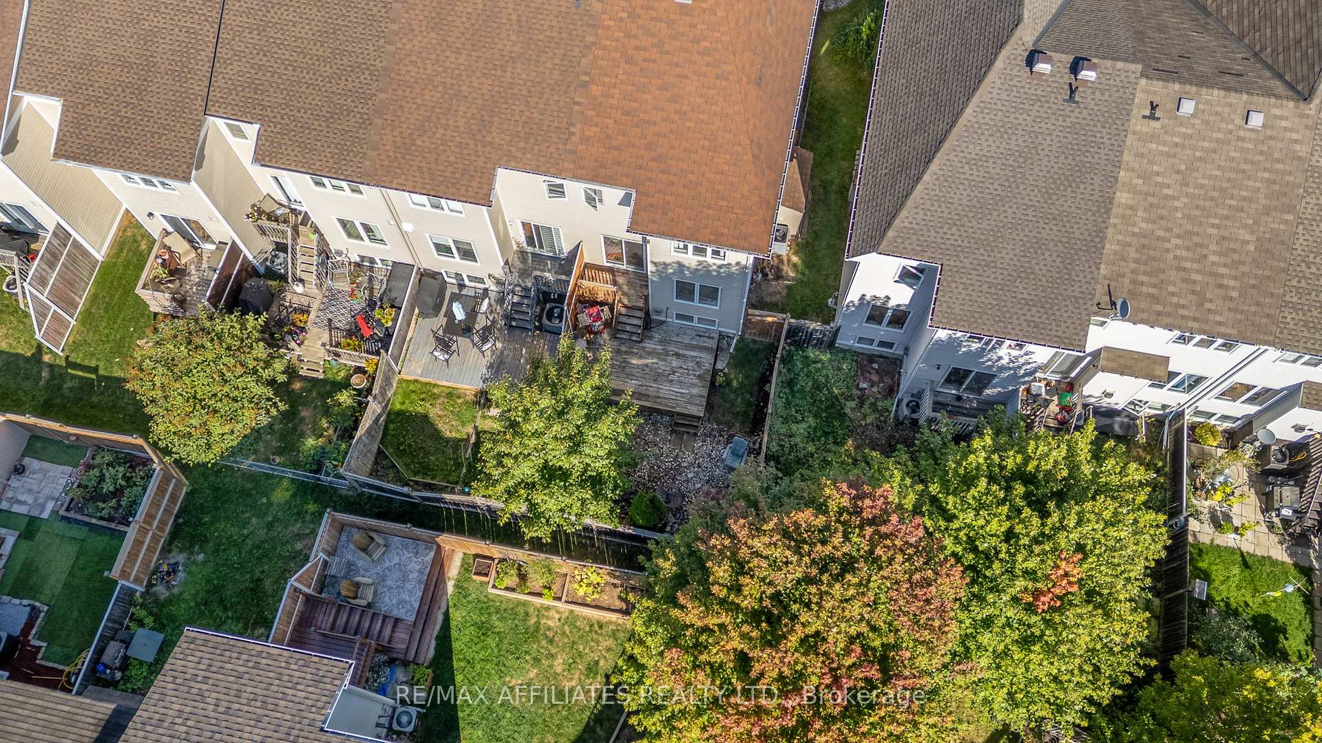 Photo 34 of 215 Catamount Court, Ottawa, Kanata - Emerald Meadows/Trailwest — HOMEH