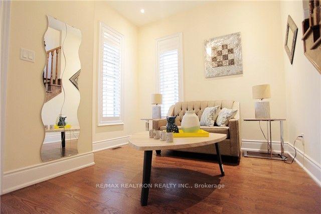 Photo 2 of 15 Mario Avenue, Markham, Cachet — HOMEH