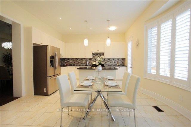 Photo 5 of 15 Mario Avenue, Markham, Cachet — HOMEH