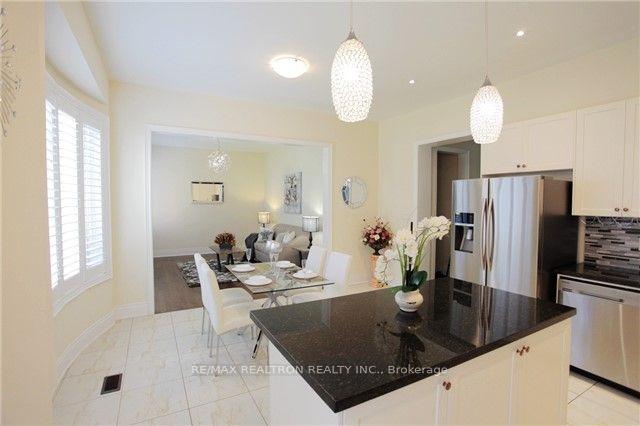 Photo 6 of 15 Mario Avenue, Markham, Cachet — HOMEH