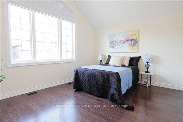 Photo 11 of 15 Mario Avenue, Markham, Cachet — HOMEH