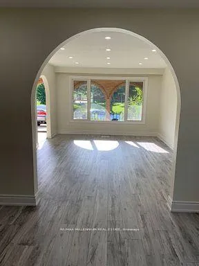 Photo 3 of 351 Queen Victoria Drive, Hamilton, Quinndale — HOMEH