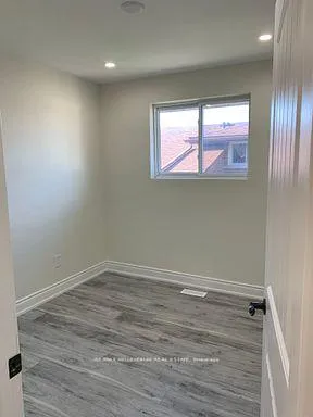 Photo 11 of 351 Queen Victoria Drive, Hamilton, Quinndale — HOMEH