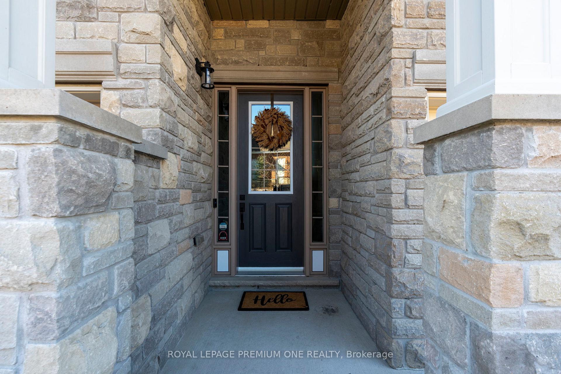Photo 2 of 42 Wells Orchard Crescent, King, King City — HOMEH