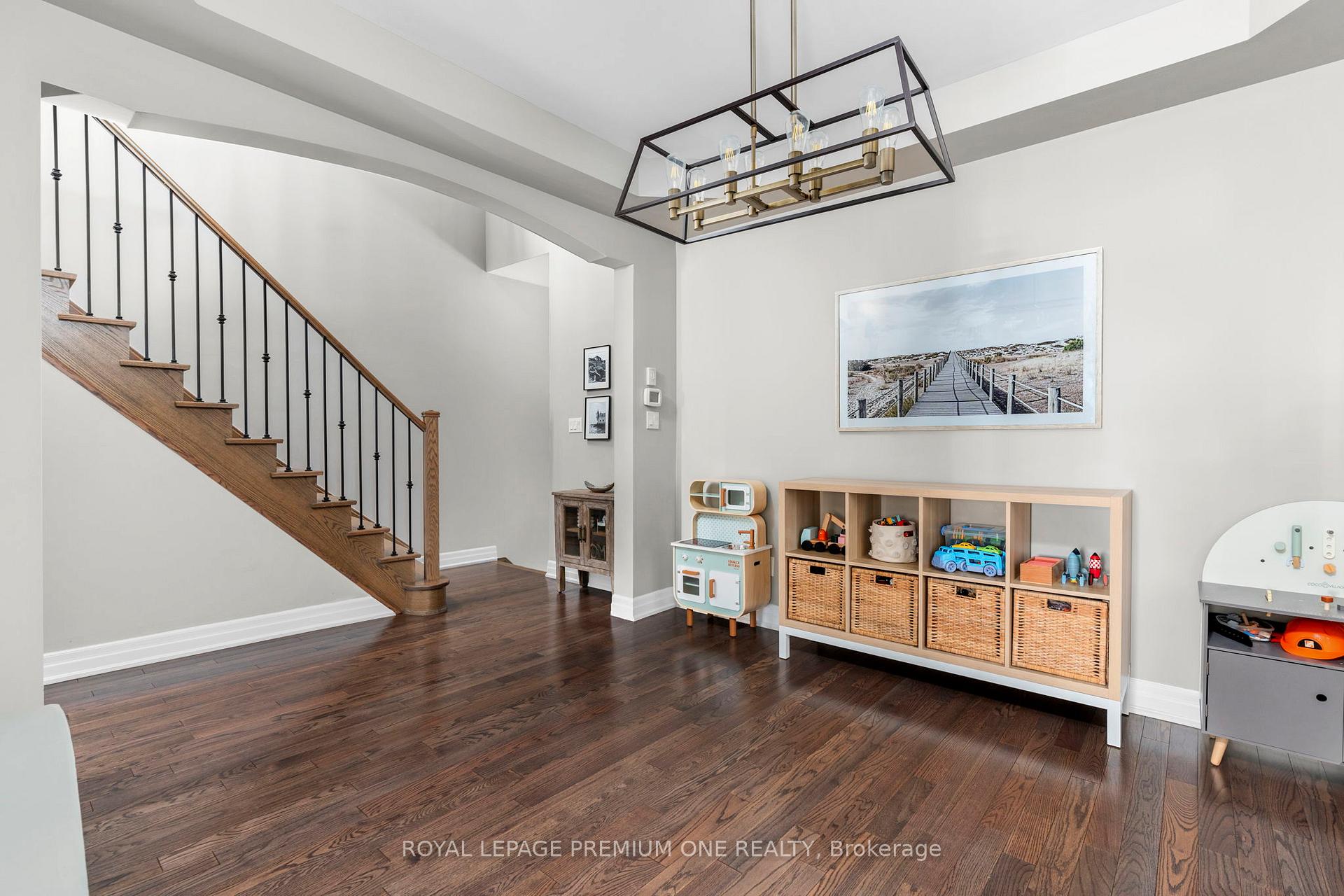Photo 6 of 42 Wells Orchard Crescent, King, King City — HOMEH