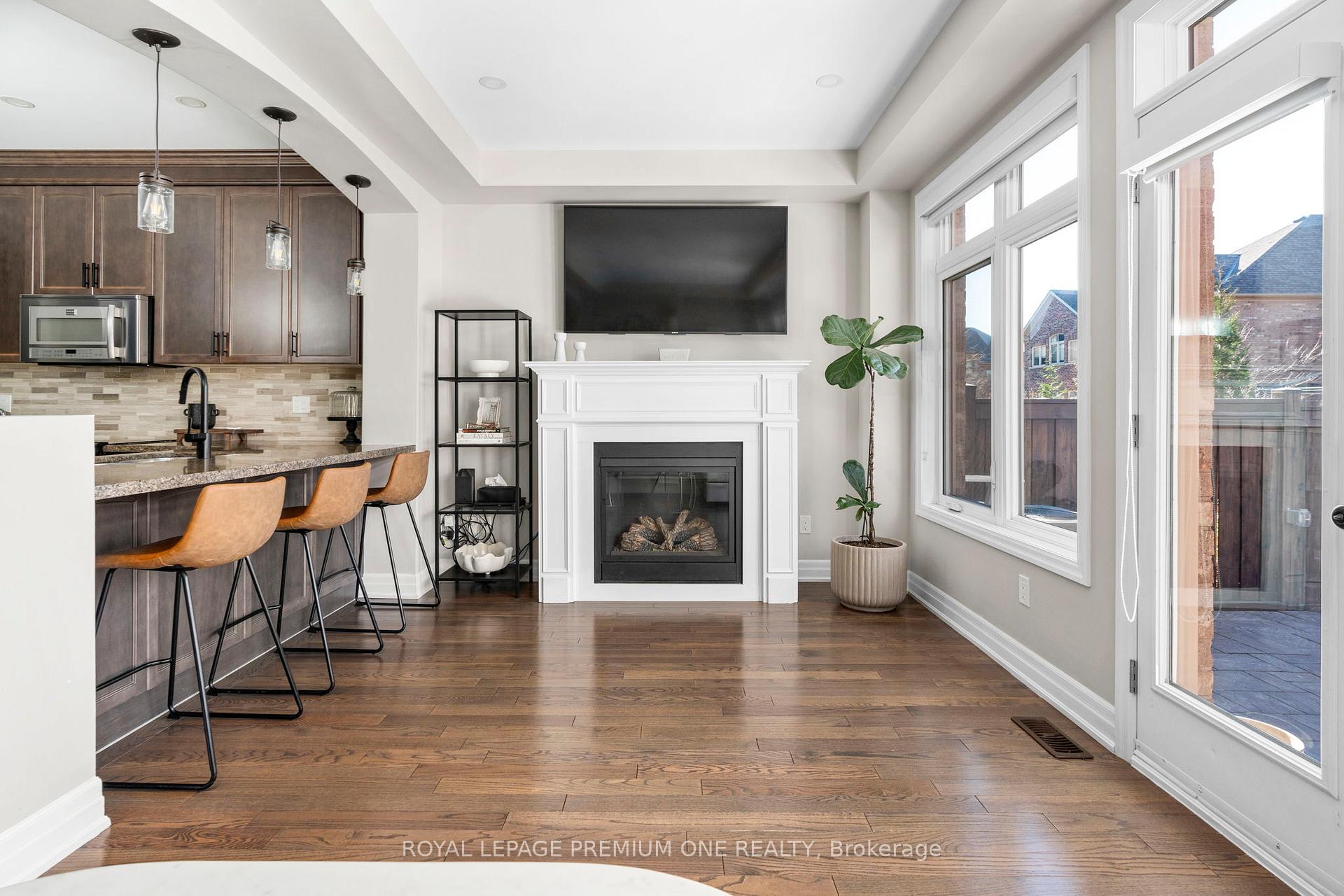 Photo 18 of 42 Wells Orchard Crescent, King, King City — HOMEH