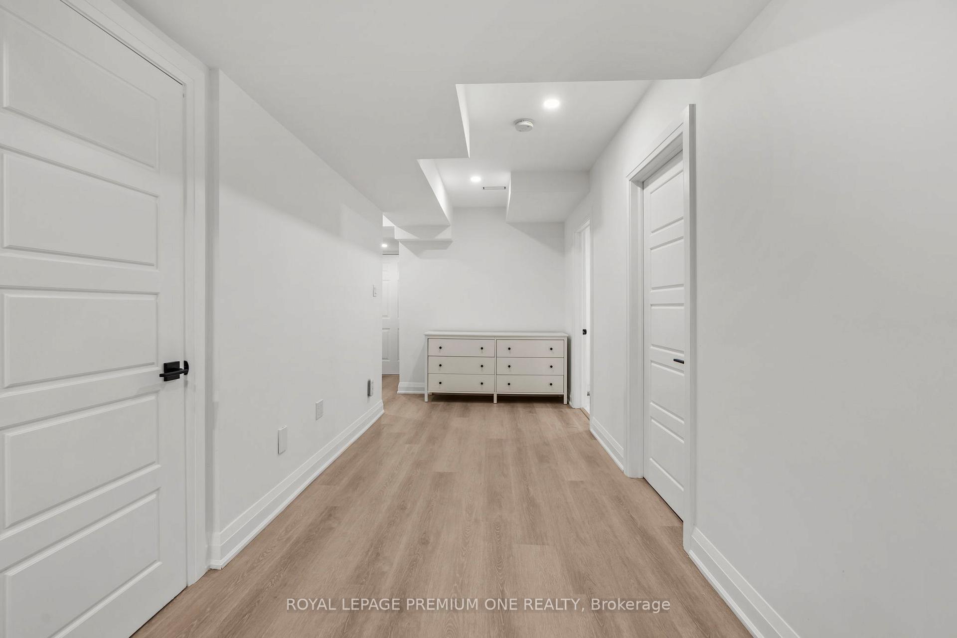 Photo 34 of 42 Wells Orchard Crescent, King, King City — HOMEH
