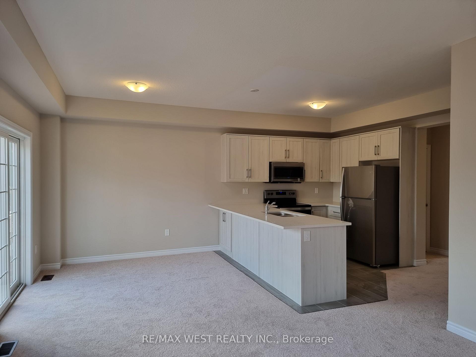 Photo 4 of 58 Dewberry Drive, Kitchener — HOMEH