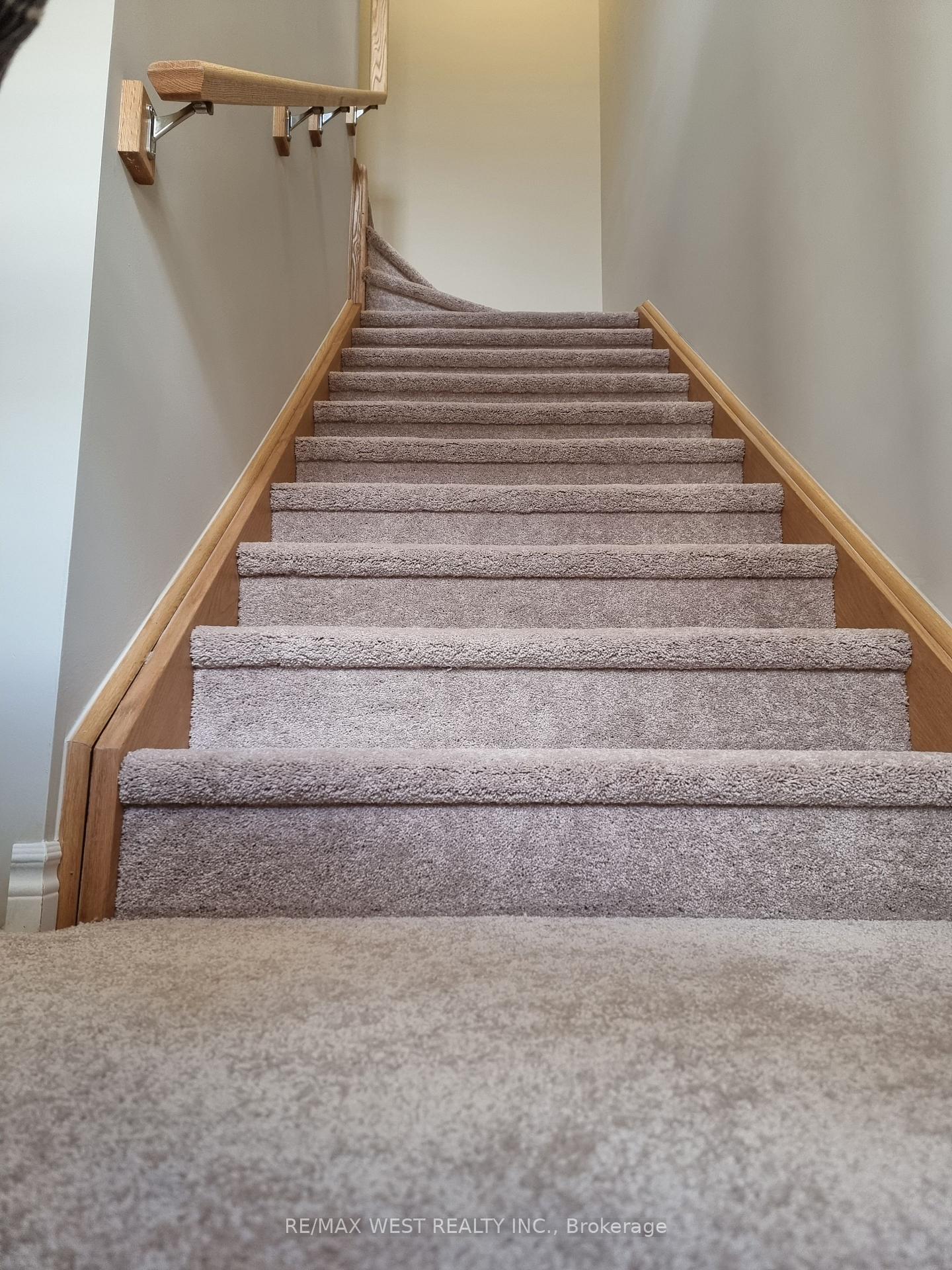 Photo 7 of 58 Dewberry Drive, Kitchener — HOMEH
