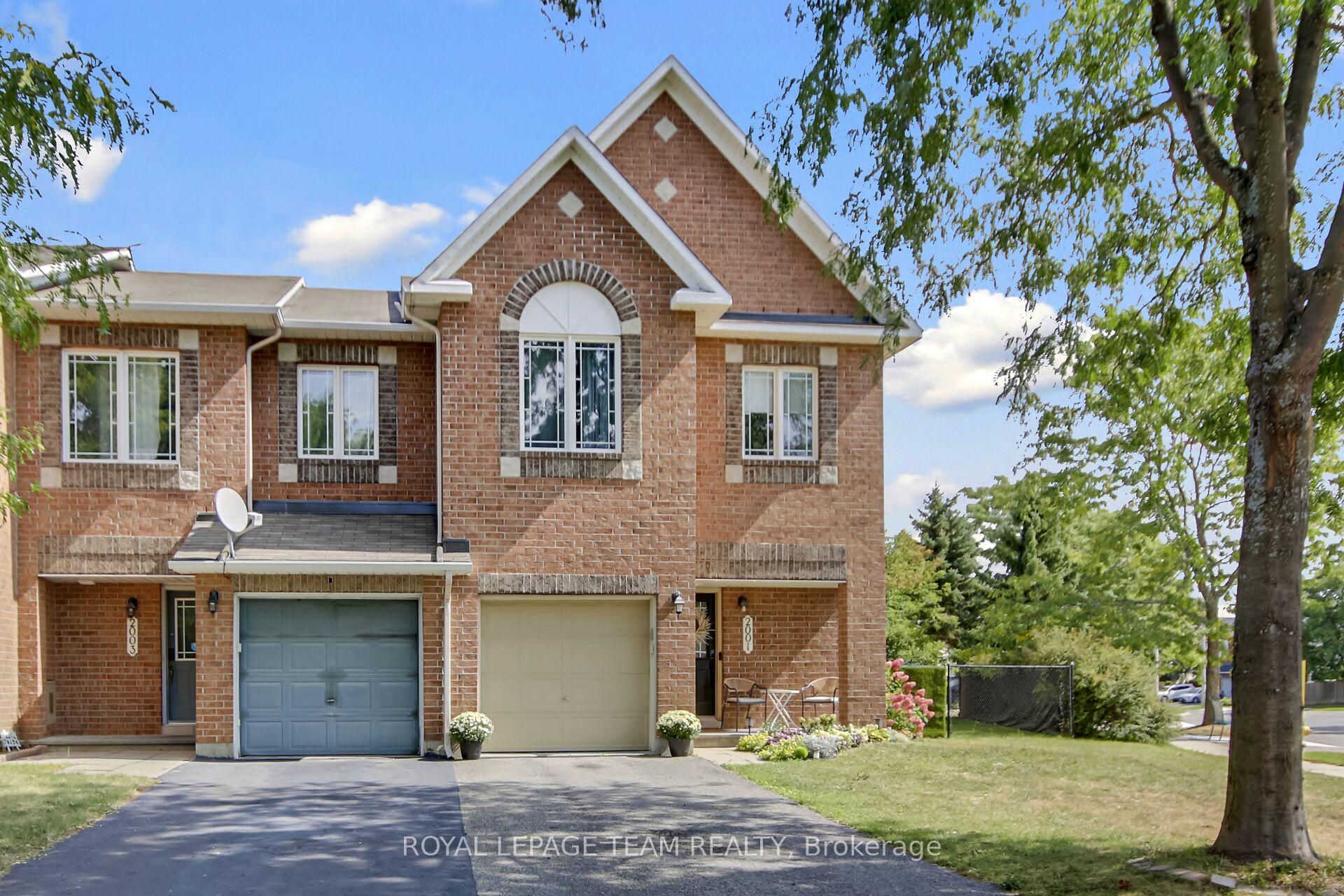 Photo 2 of 2001 Dunollie Crescent, Ottawa, Kanata - Morgan's Grant/South March — HOMEH