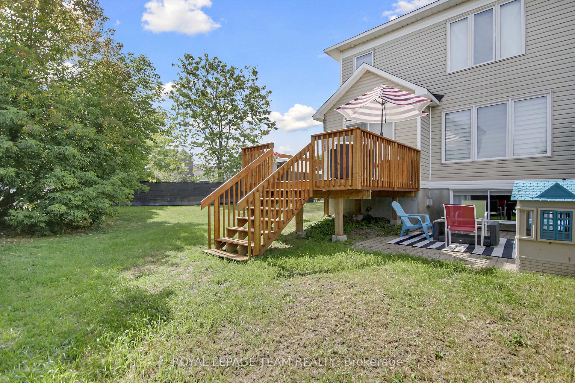 Photo 37 of 2001 Dunollie Crescent, Ottawa, Kanata - Morgan's Grant/South March — HOMEH