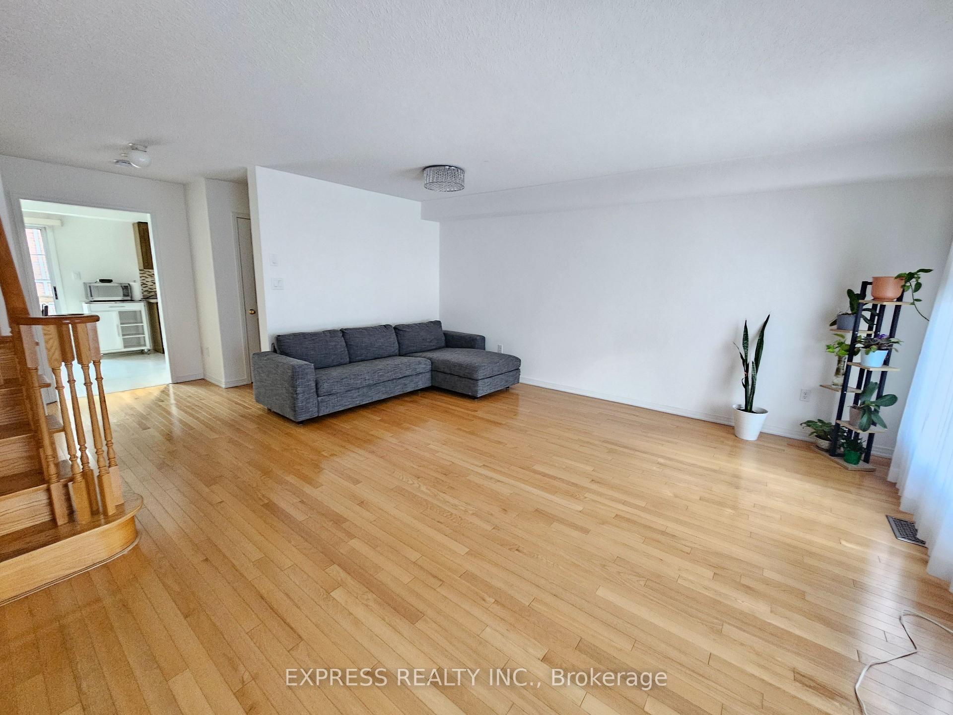 Photo 20 of 104 Prince Charles Way, Markham, Berczy — HOMEH