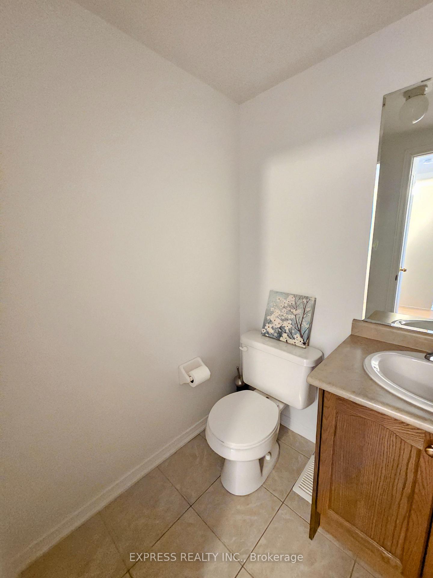 Photo 23 of 104 Prince Charles Way, Markham, Berczy — HOMEH