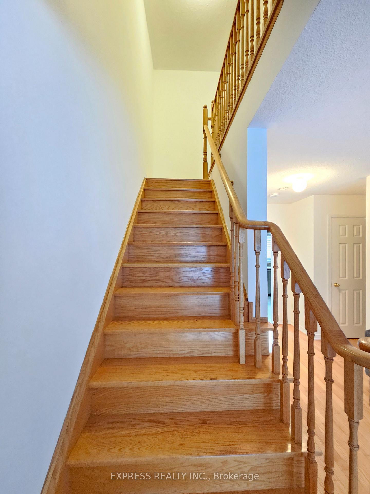 Photo 24 of 104 Prince Charles Way, Markham, Berczy — HOMEH