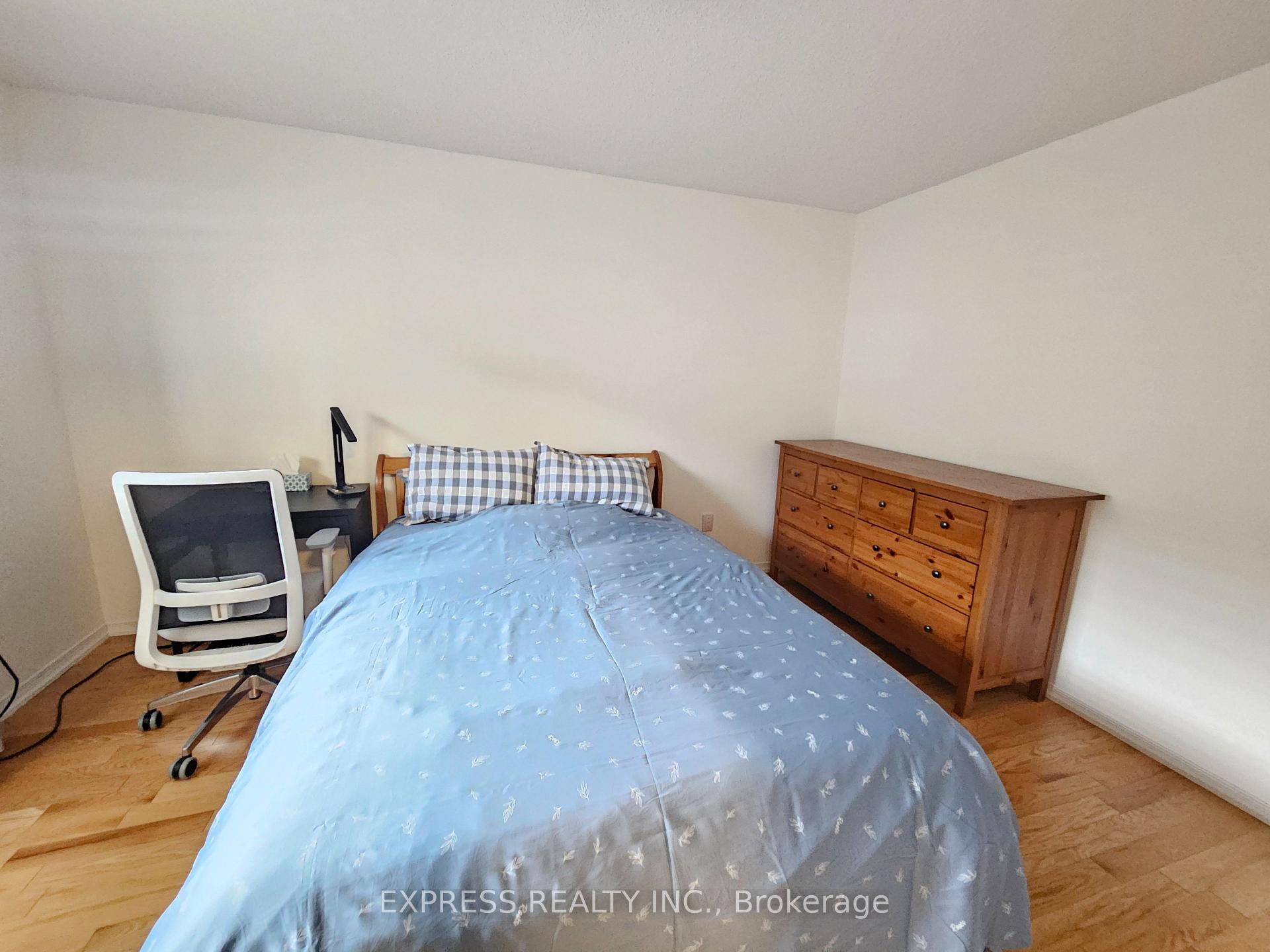 Photo 31 of 104 Prince Charles Way, Markham, Berczy — HOMEH