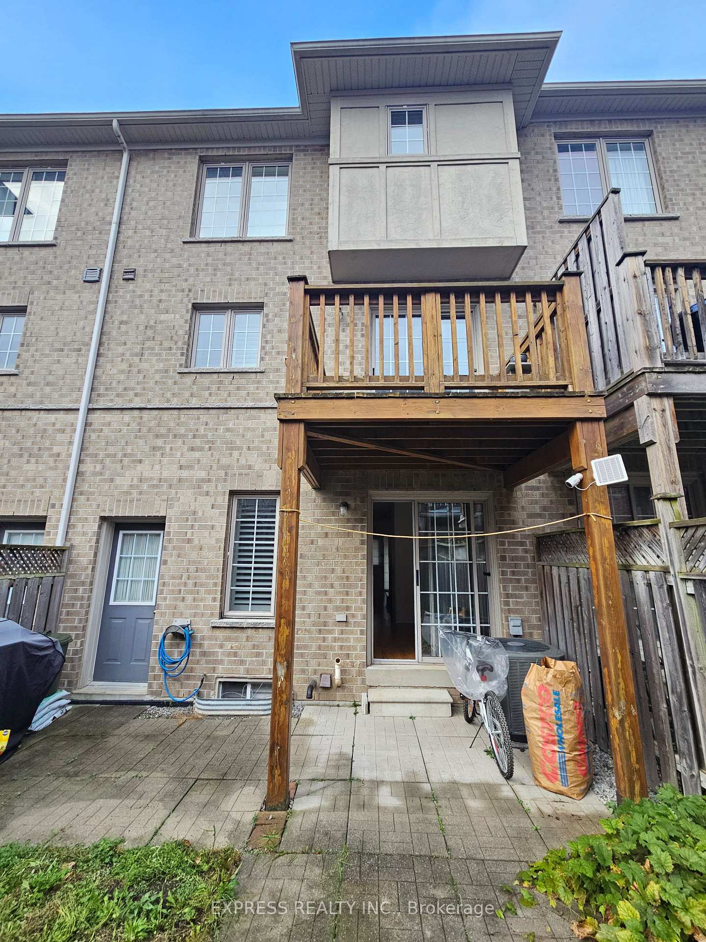 Photo 33 of 104 Prince Charles Way, Markham, Berczy — HOMEH