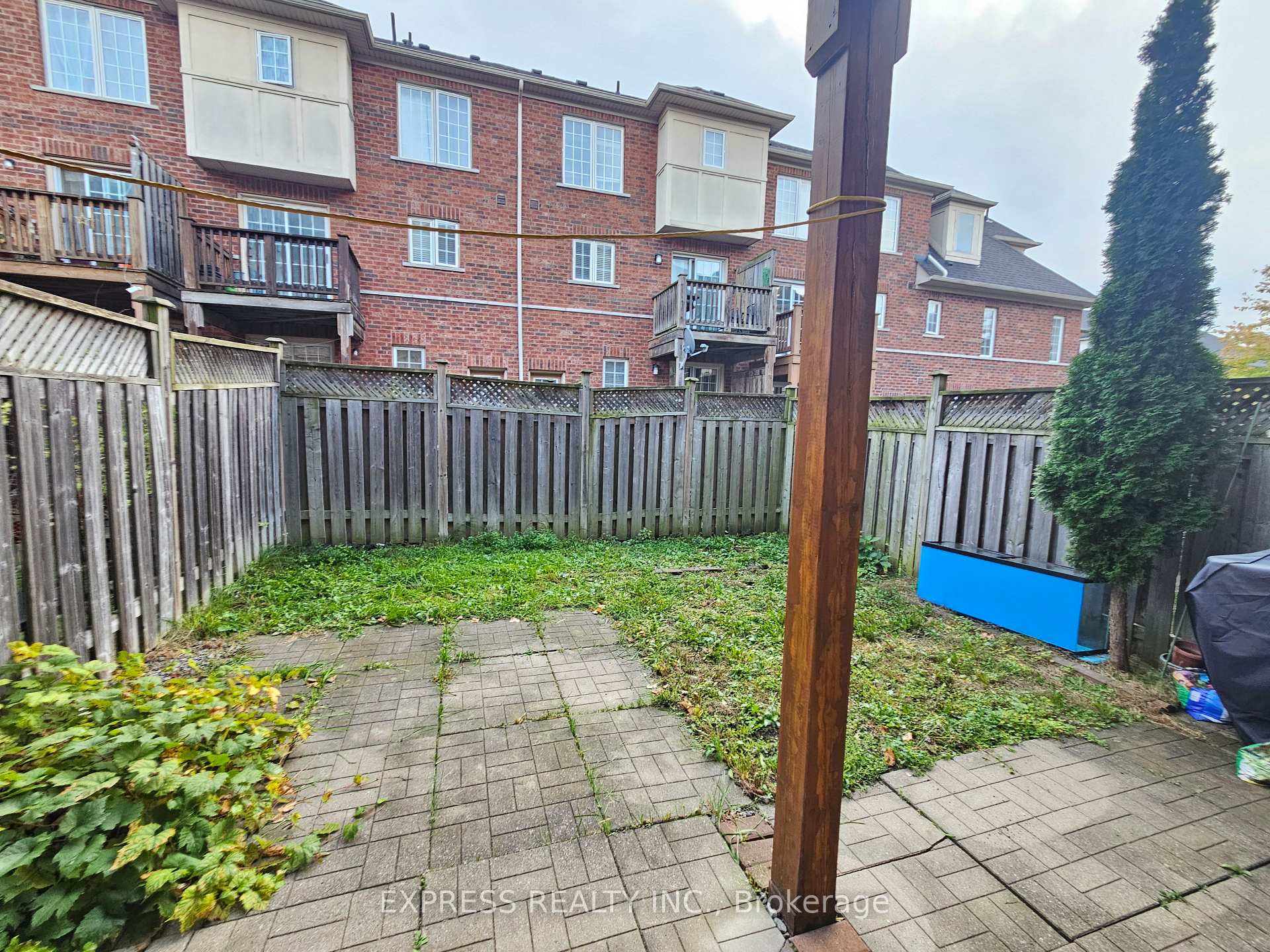Photo 34 of 104 Prince Charles Way, Markham, Berczy — HOMEH