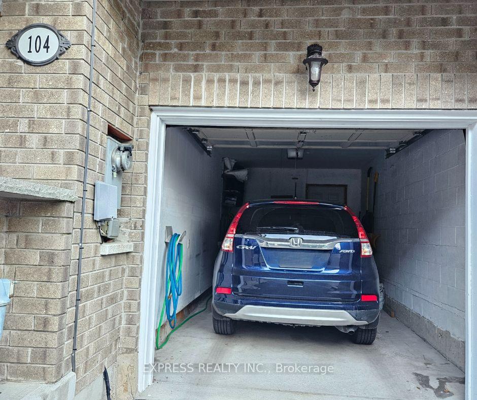 Photo 35 of 104 Prince Charles Way, Markham, Berczy — HOMEH