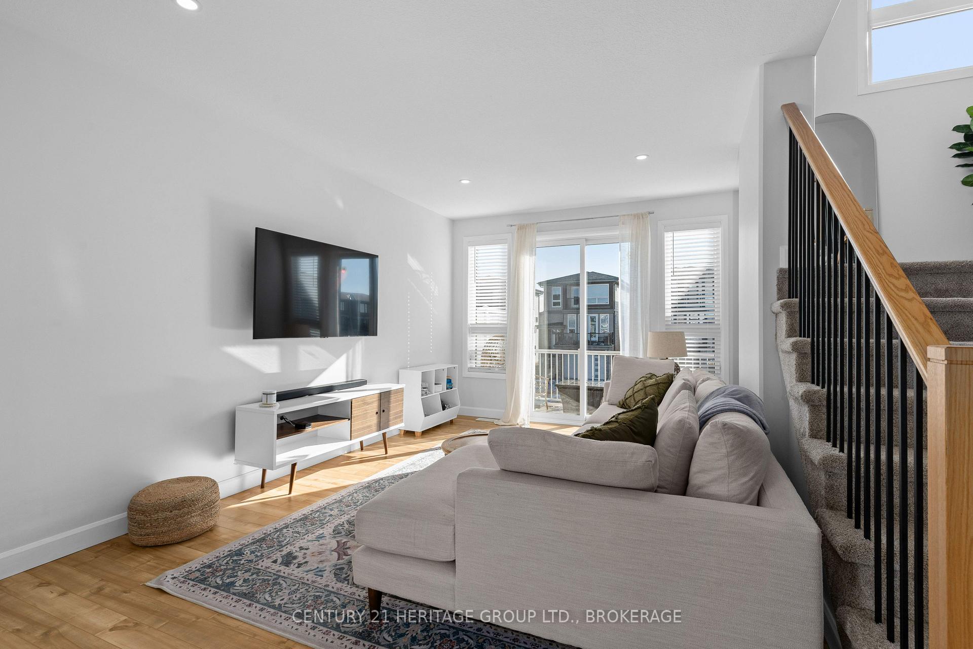 Photo 7 of 127 Superior Drive, Loyalist, Amherstview — HOMEH