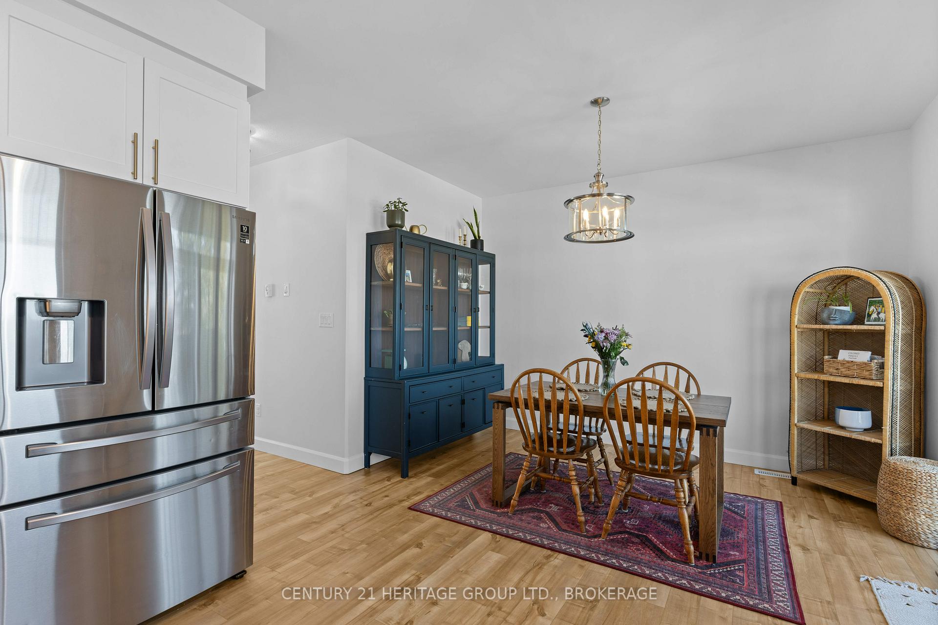 Photo 14 of 127 Superior Drive, Loyalist, Amherstview — HOMEH