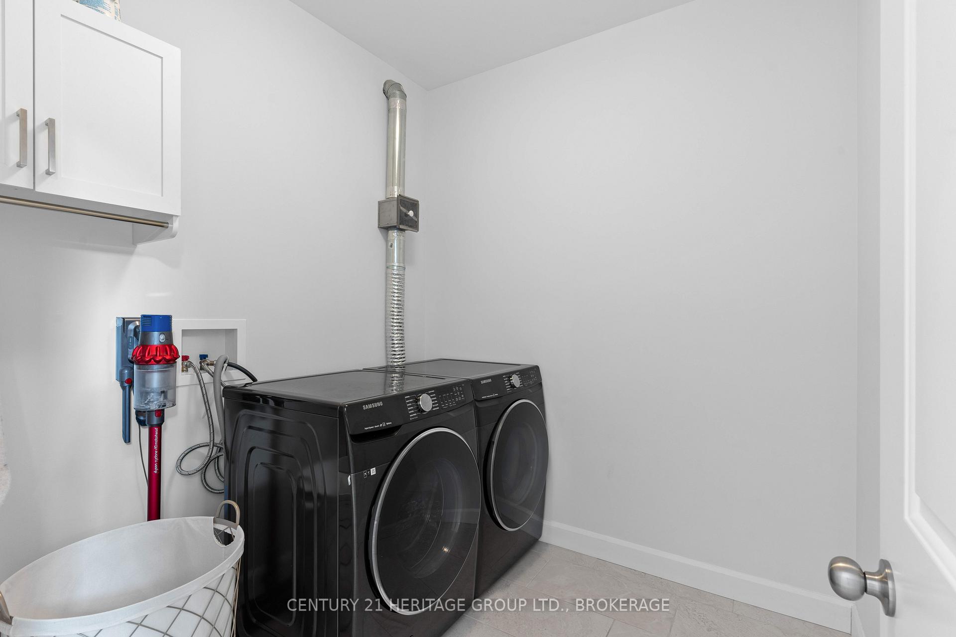 Photo 15 of 127 Superior Drive, Loyalist, Amherstview — HOMEH