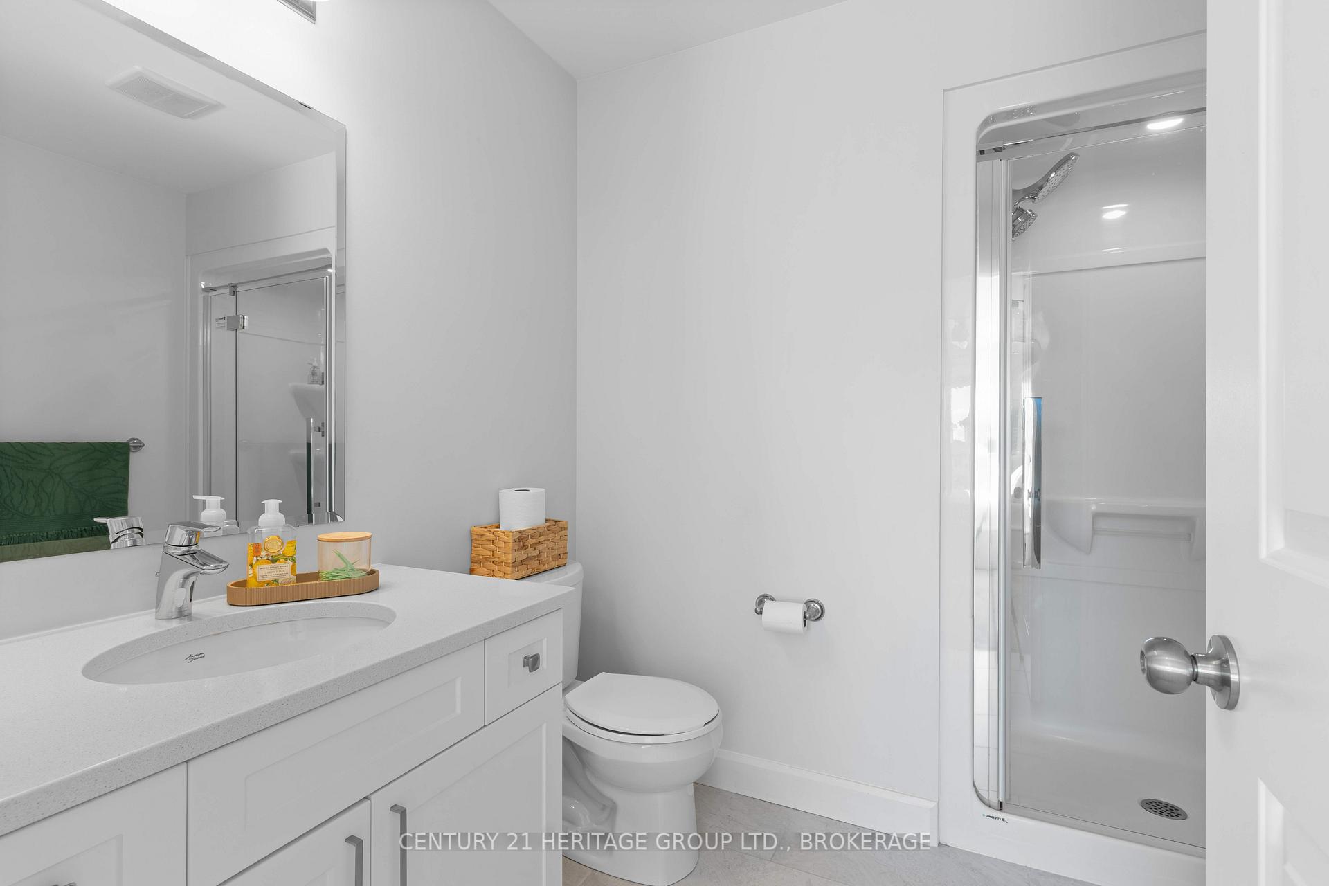 Photo 20 of 127 Superior Drive, Loyalist, Amherstview — HOMEH