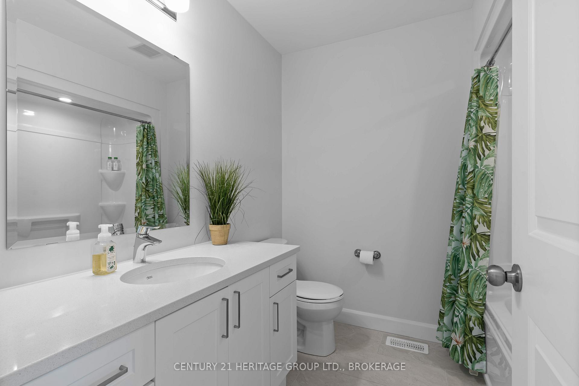 Photo 24 of 127 Superior Drive, Loyalist, Amherstview — HOMEH