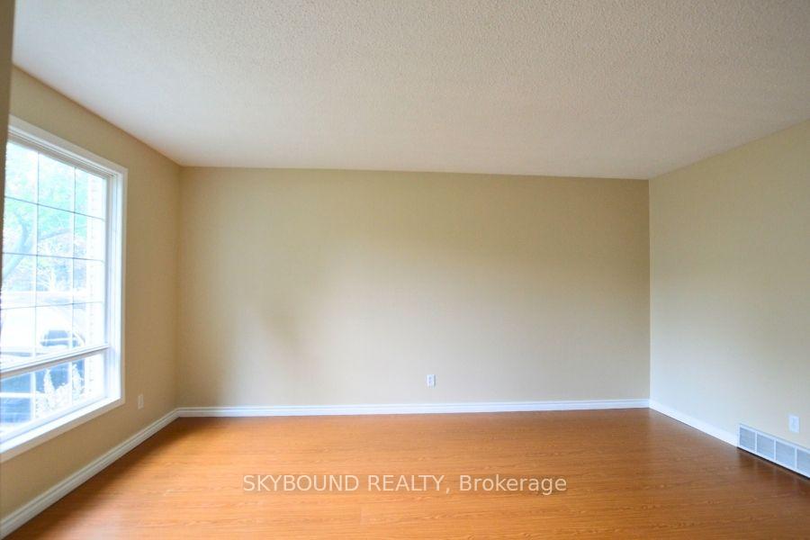 Photo 3 of 198 Pinedale Drive, Kitchener — HOMEH