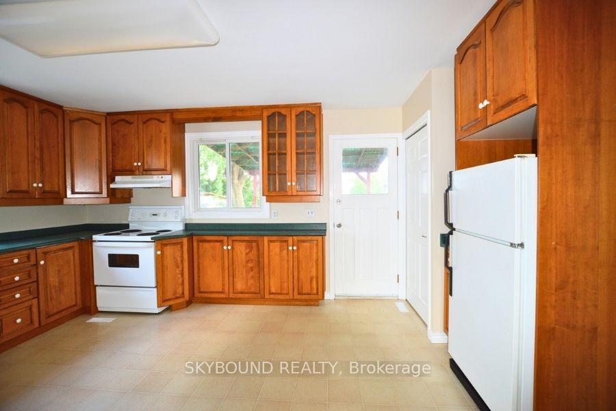 Photo 5 of 198 Pinedale Drive, Kitchener — HOMEH