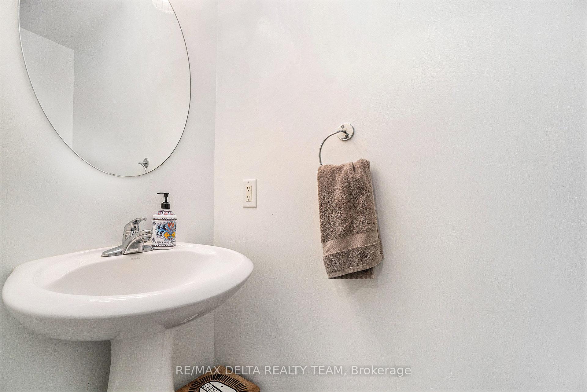 Photo 5 of 576 Aberfoyle Circle, Ottawa, Kanata - Morgan's Grant/South March — HOMEH