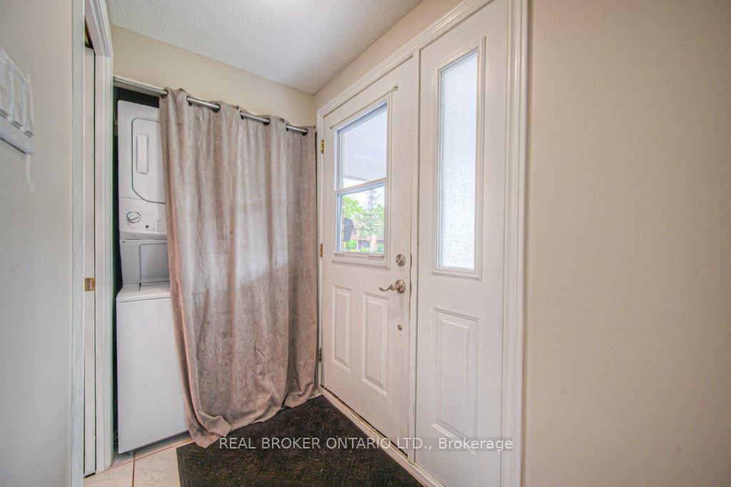 Photo 4 of 119 Kingswood Drive, Kitchener — HOMEH