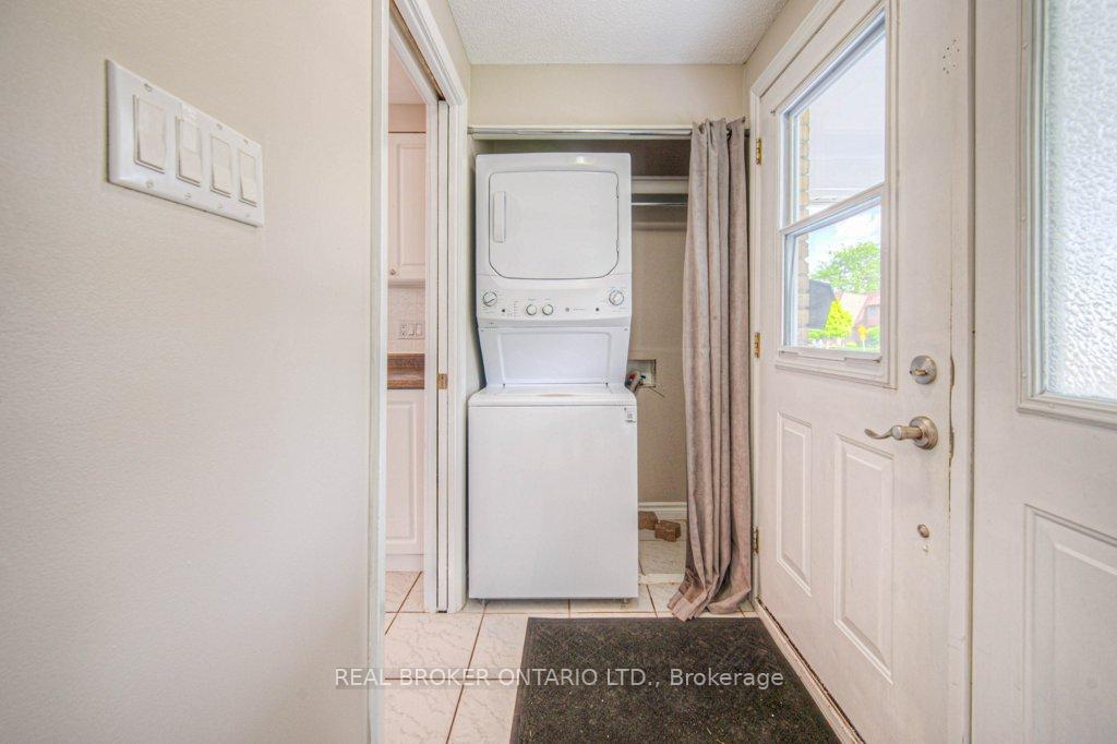 Photo 5 of 119 Kingswood Drive, Kitchener — HOMEH