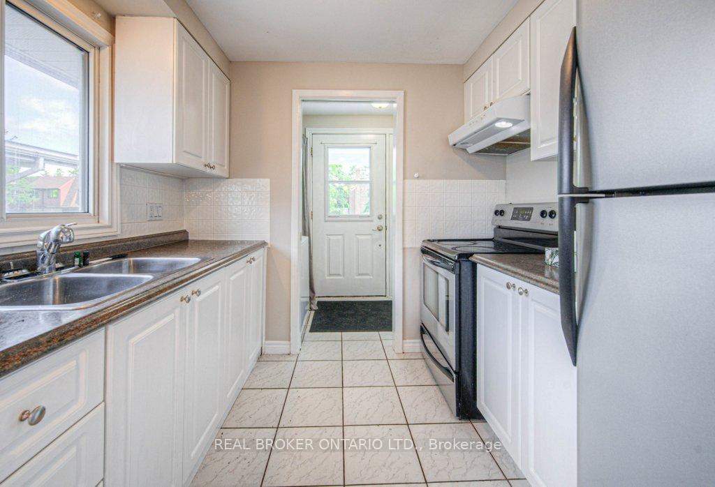 Photo 9 of 119 Kingswood Drive, Kitchener — HOMEH
