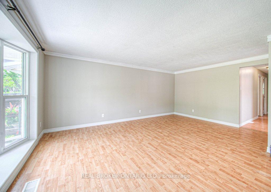 Photo 14 of 119 Kingswood Drive, Kitchener — HOMEH