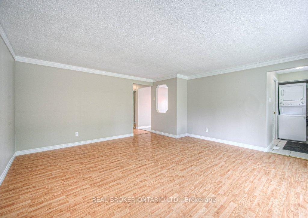 Photo 15 of 119 Kingswood Drive, Kitchener — HOMEH
