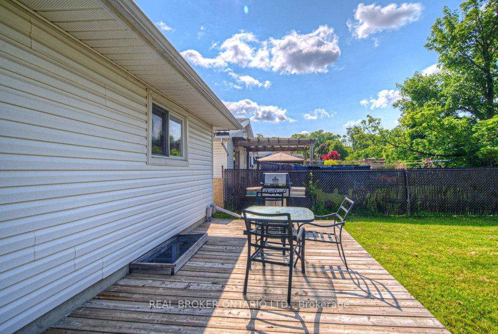 Photo 28 of 119 Kingswood Drive, Kitchener — HOMEH