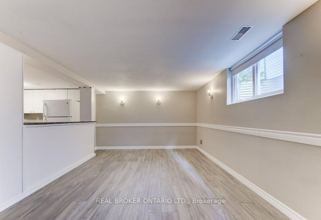Photo 30 of 119 Kingswood Drive, Kitchener — HOMEH
