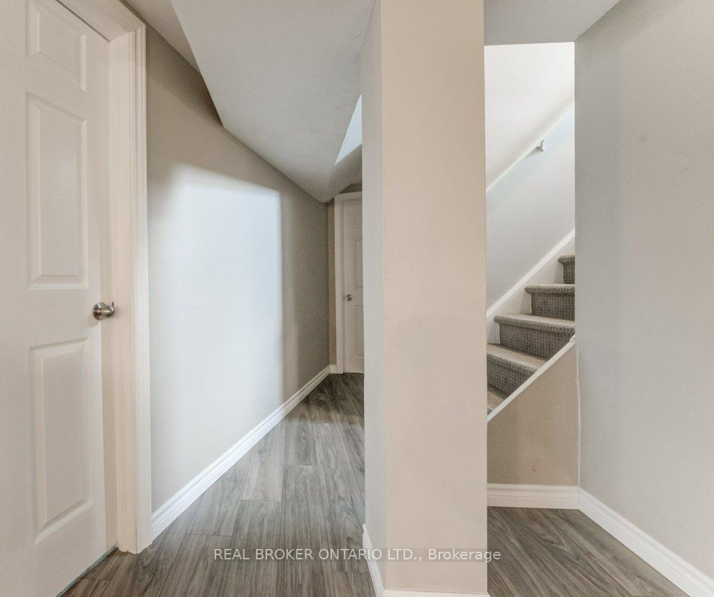 Photo 33 of 119 Kingswood Drive, Kitchener — HOMEH