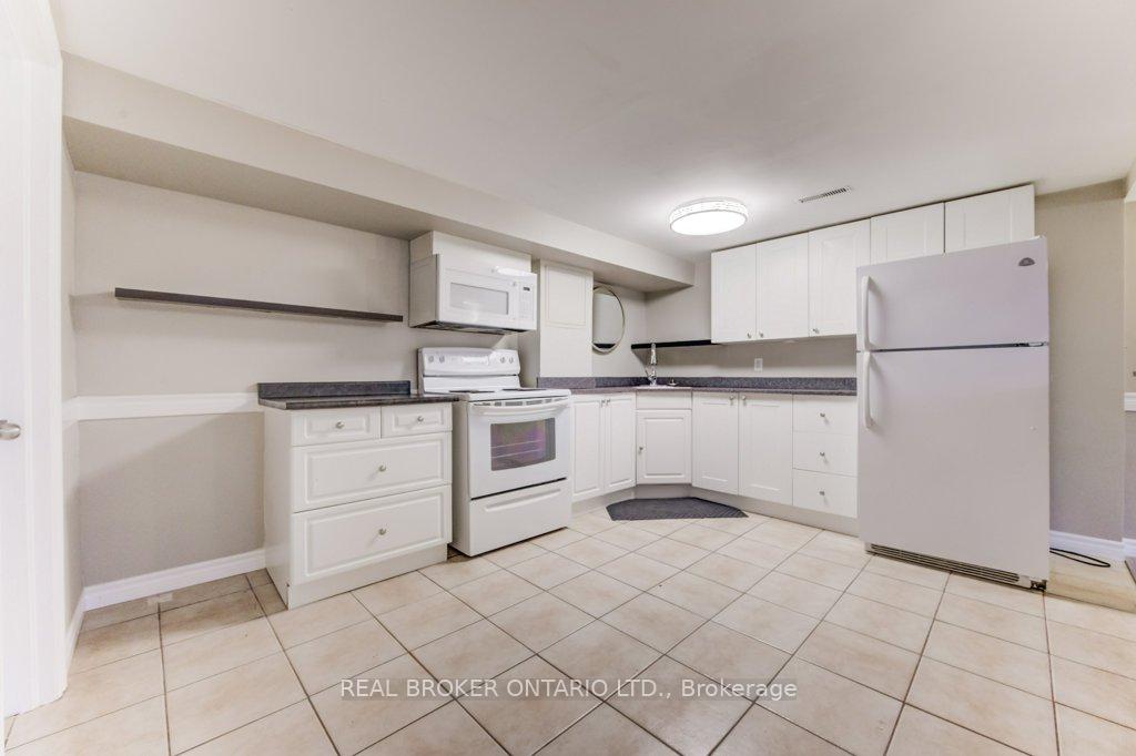 Photo 34 of 119 Kingswood Drive, Kitchener — HOMEH