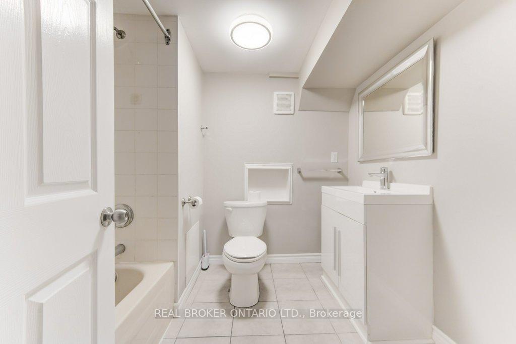 Photo 38 of 119 Kingswood Drive, Kitchener — HOMEH