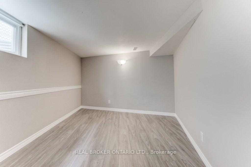 Photo 40 of 119 Kingswood Drive, Kitchener — HOMEH