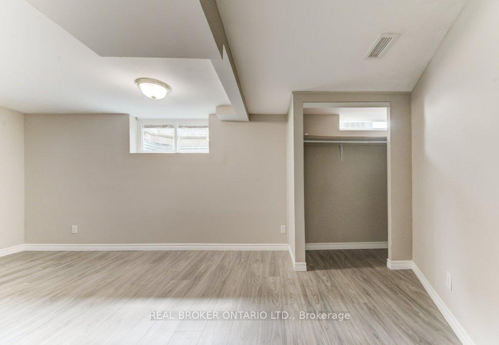 Photo 43 of 119 Kingswood Drive, Kitchener — HOMEH