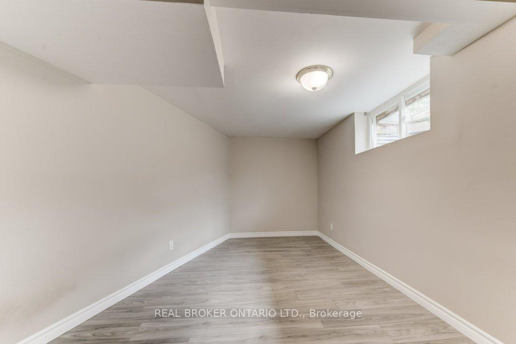 Photo 44 of 119 Kingswood Drive, Kitchener — HOMEH