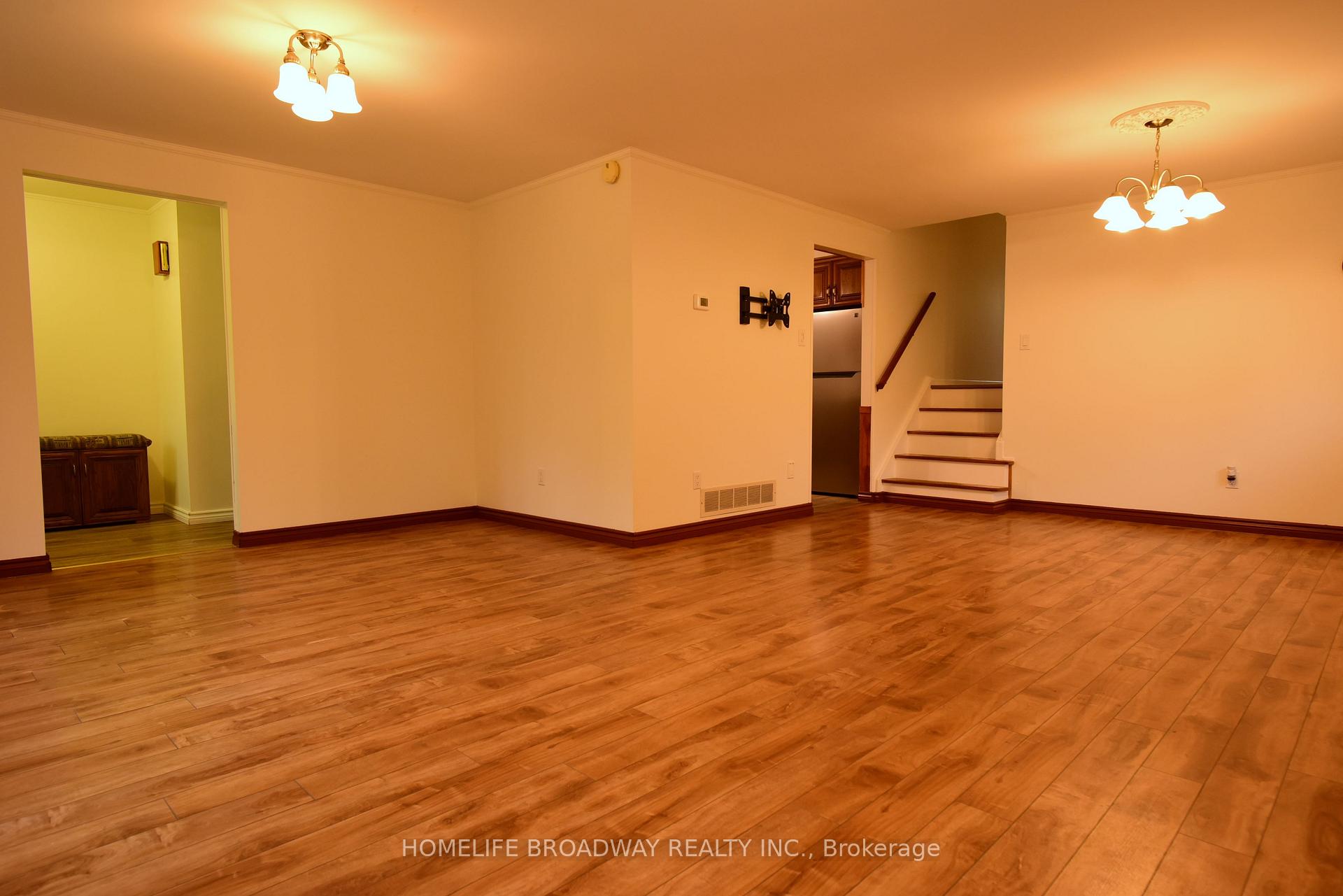 Photo 3 of 126 Hazelglen Drive, Kitchener — HOMEH