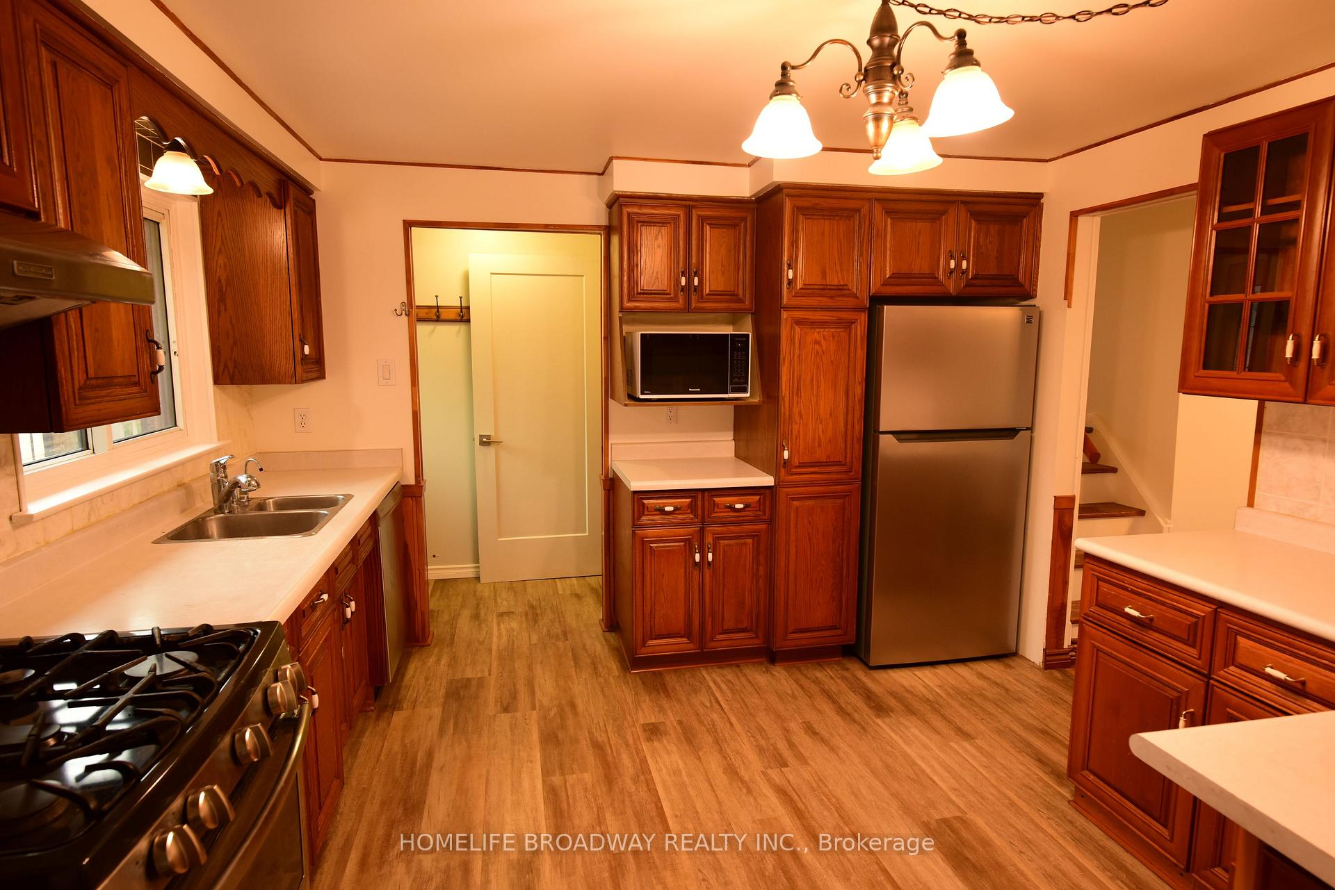 Photo 5 of 126 Hazelglen Drive, Kitchener — HOMEH