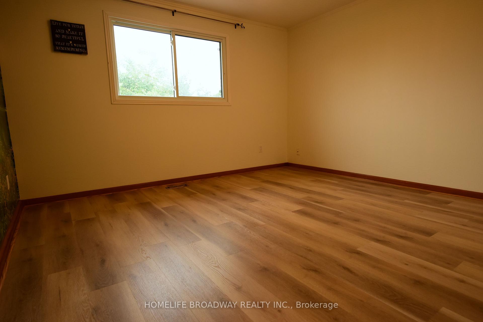 Photo 8 of 126 Hazelglen Drive, Kitchener — HOMEH