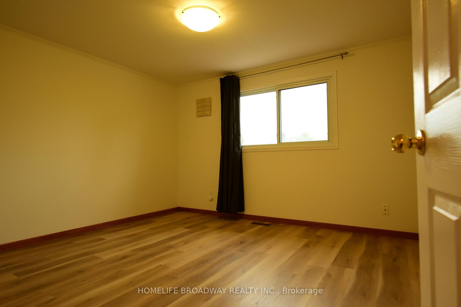 Photo 9 of 126 Hazelglen Drive, Kitchener — HOMEH