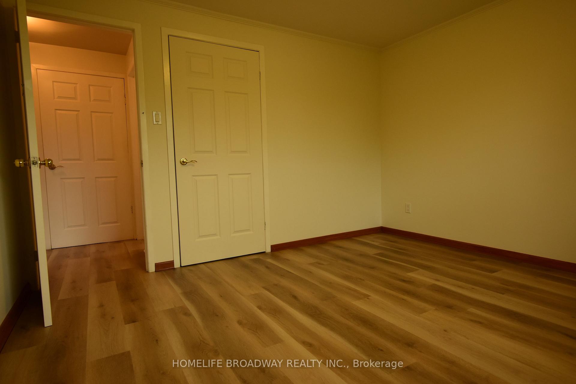 Photo 10 of 126 Hazelglen Drive, Kitchener — HOMEH